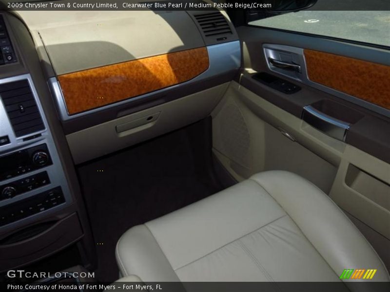 Clearwater Blue Pearl / Medium Pebble Beige/Cream 2009 Chrysler Town & Country Limited