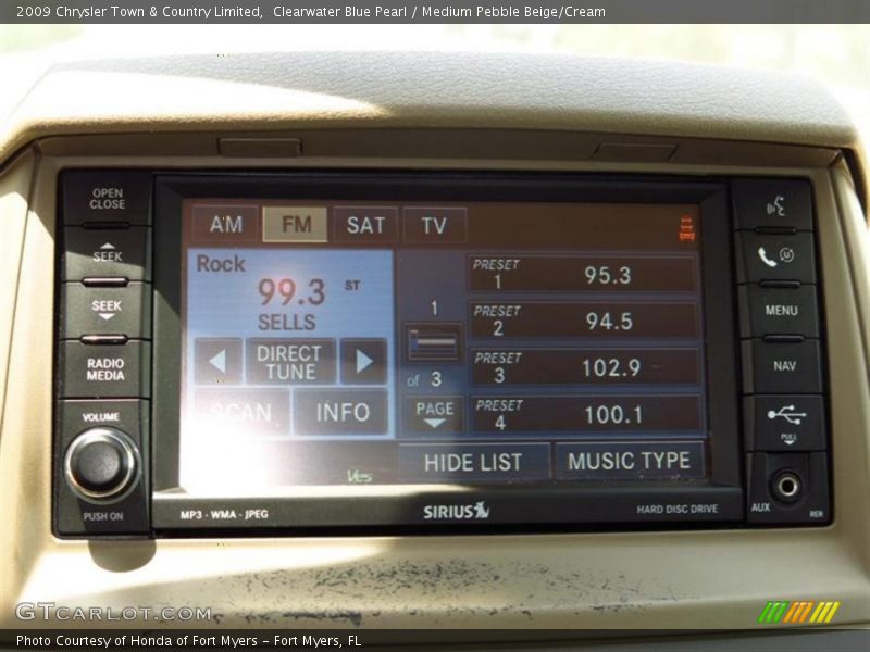 Clearwater Blue Pearl / Medium Pebble Beige/Cream 2009 Chrysler Town & Country Limited