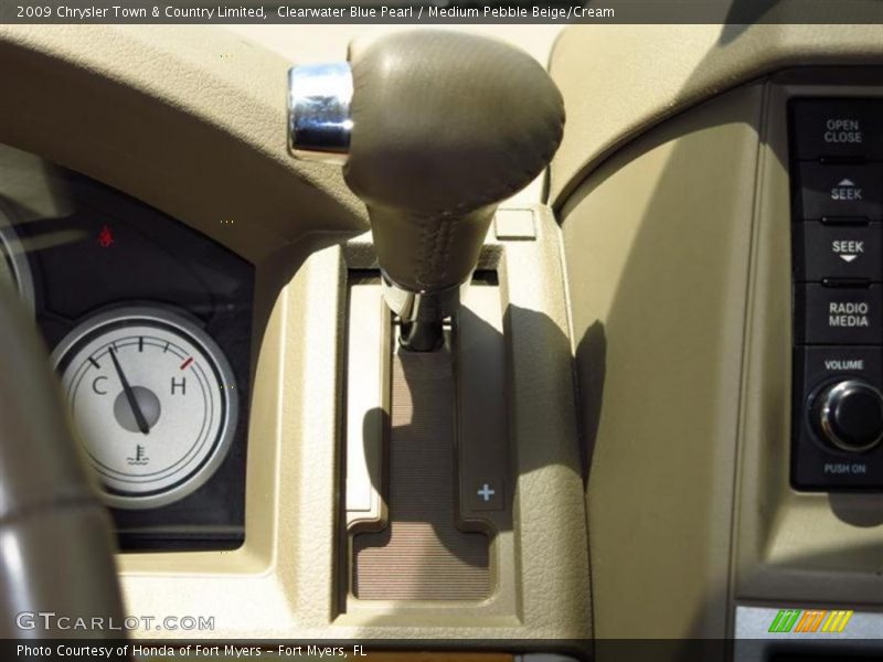 Clearwater Blue Pearl / Medium Pebble Beige/Cream 2009 Chrysler Town & Country Limited