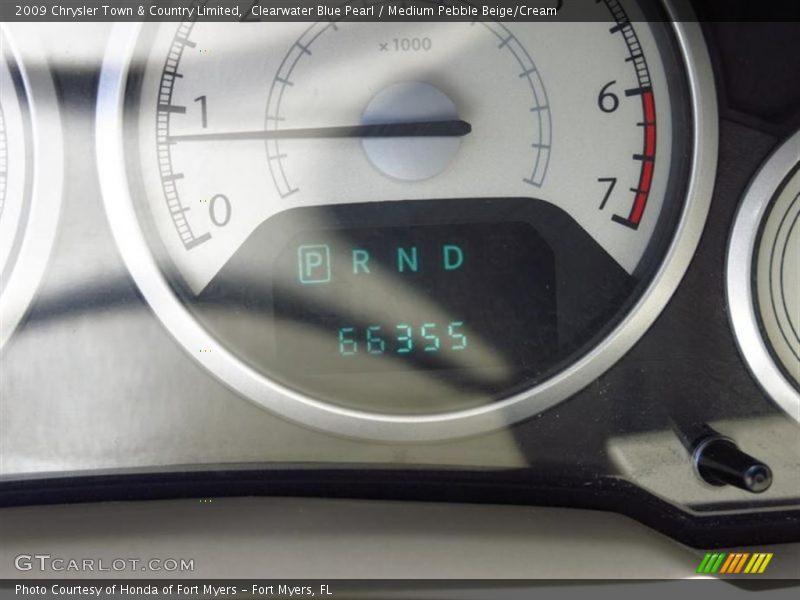 Clearwater Blue Pearl / Medium Pebble Beige/Cream 2009 Chrysler Town & Country Limited