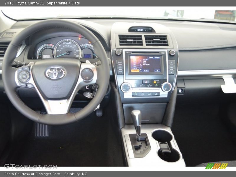 Super White / Black 2013 Toyota Camry SE