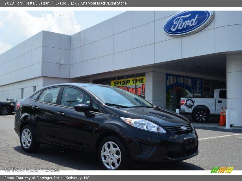 Tuxedo Black / Charcoal Black/Light Stone 2013 Ford Fiesta S Sedan