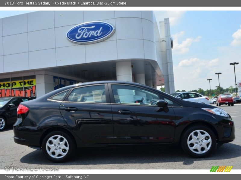 Tuxedo Black / Charcoal Black/Light Stone 2013 Ford Fiesta S Sedan