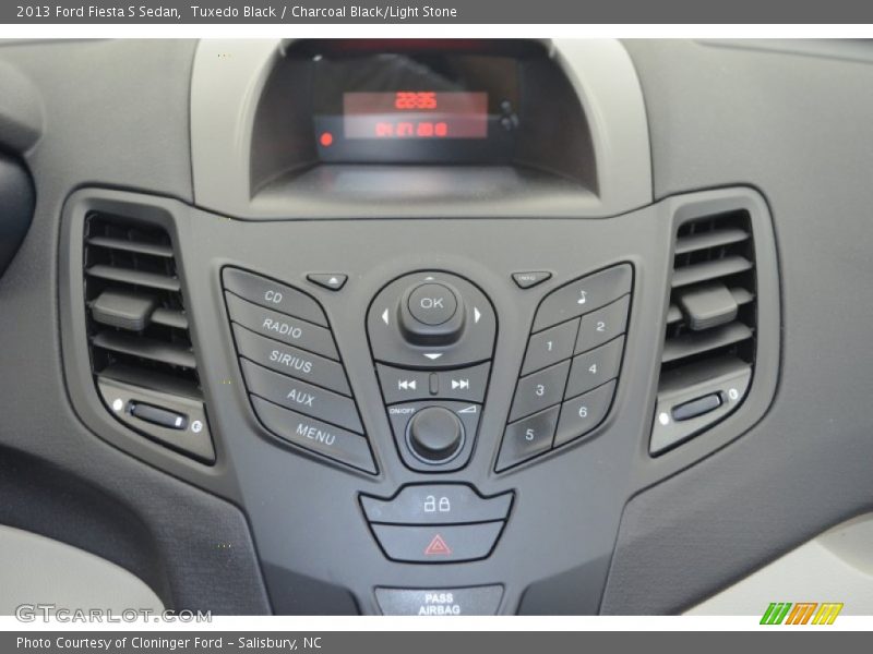 Tuxedo Black / Charcoal Black/Light Stone 2013 Ford Fiesta S Sedan