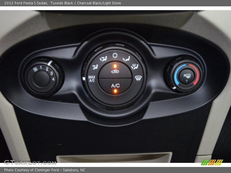 Tuxedo Black / Charcoal Black/Light Stone 2013 Ford Fiesta S Sedan