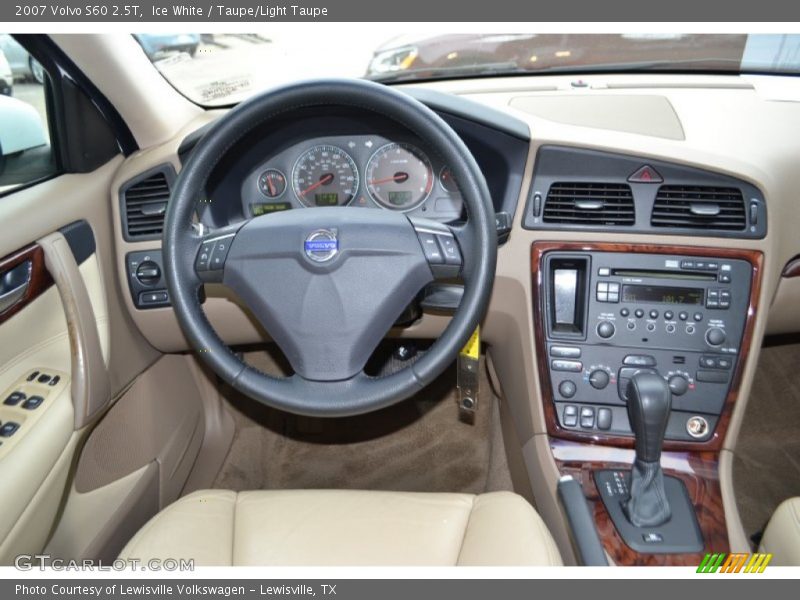 Dashboard of 2007 S60 2.5T