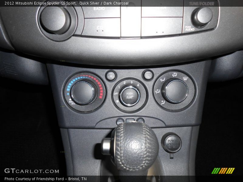 Controls of 2012 Eclipse Spyder GS Sport