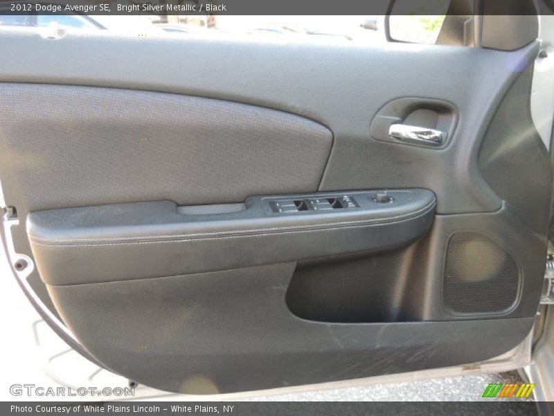 Bright Silver Metallic / Black 2012 Dodge Avenger SE