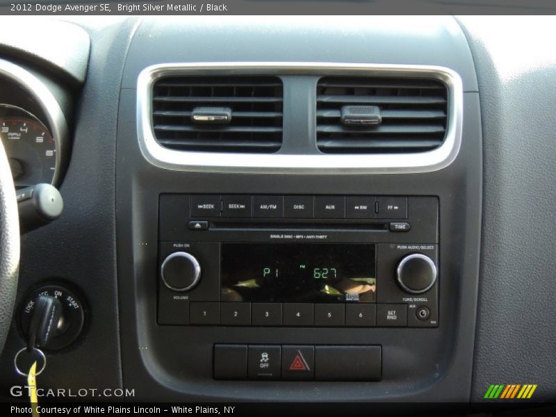 Bright Silver Metallic / Black 2012 Dodge Avenger SE
