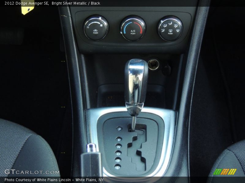 Bright Silver Metallic / Black 2012 Dodge Avenger SE