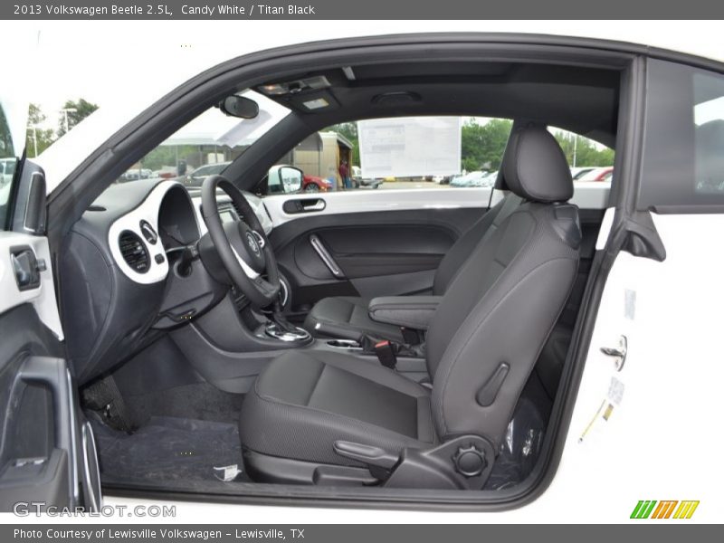 Candy White / Titan Black 2013 Volkswagen Beetle 2.5L