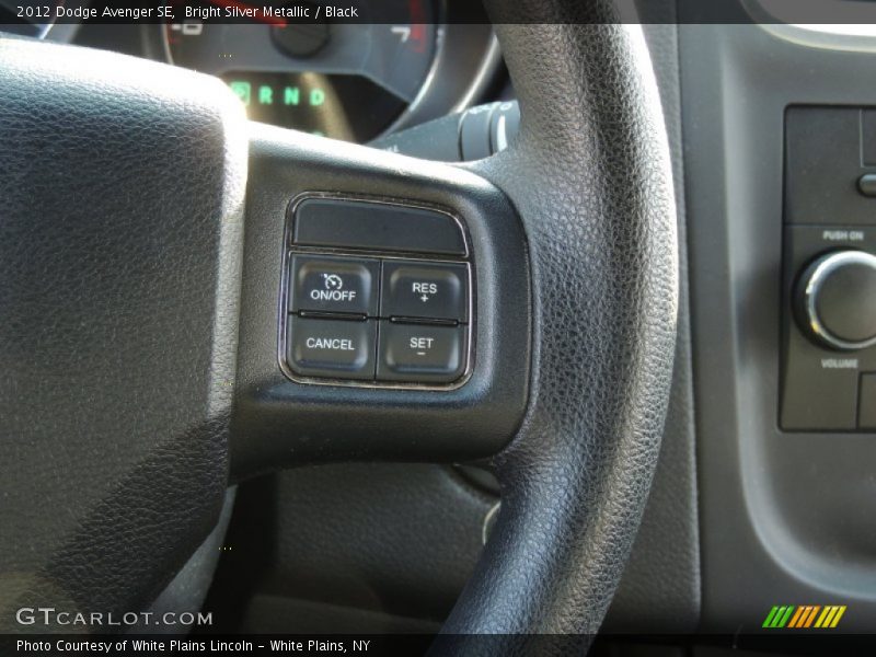 Bright Silver Metallic / Black 2012 Dodge Avenger SE