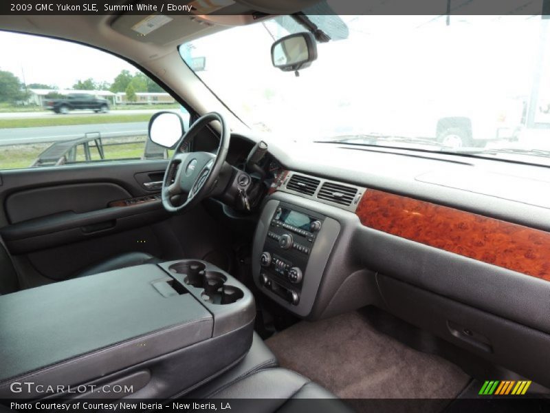 Summit White / Ebony 2009 GMC Yukon SLE