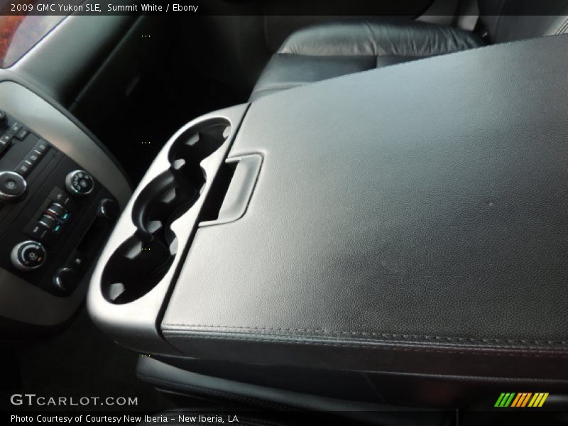 Summit White / Ebony 2009 GMC Yukon SLE
