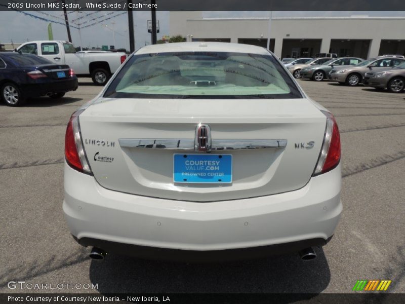White Suede / Cashmere 2009 Lincoln MKS Sedan