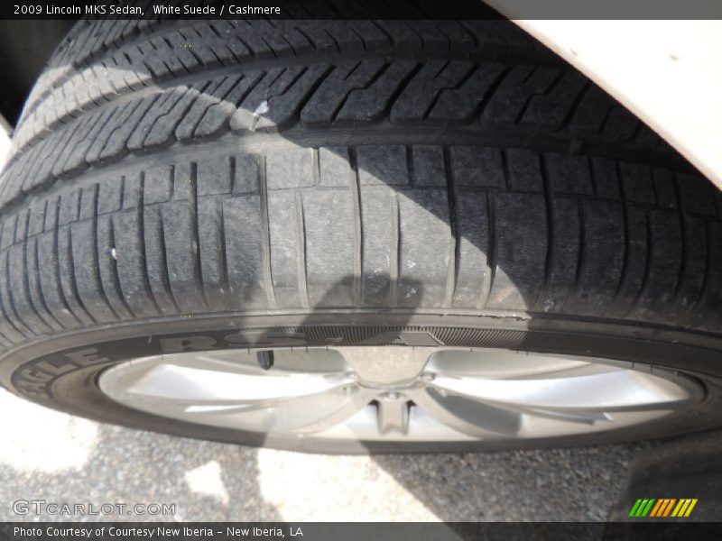 White Suede / Cashmere 2009 Lincoln MKS Sedan