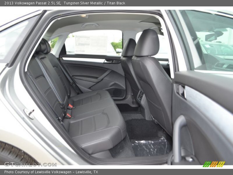 Tungsten Silver Metallic / Titan Black 2013 Volkswagen Passat 2.5L SE