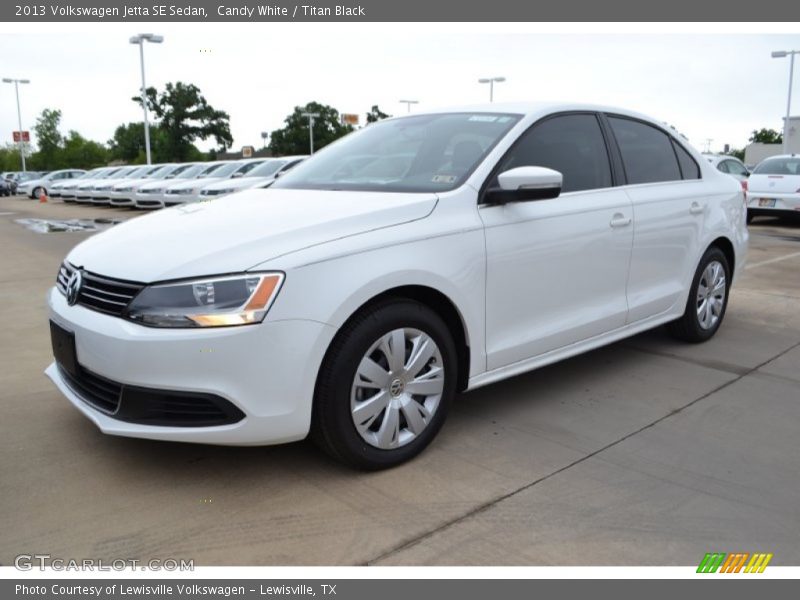 Candy White / Titan Black 2013 Volkswagen Jetta SE Sedan