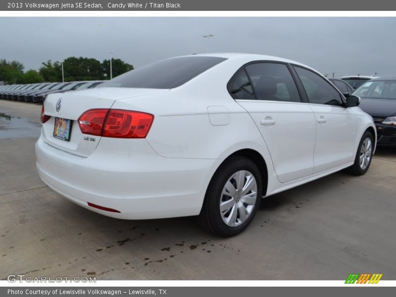 Candy White / Titan Black 2013 Volkswagen Jetta SE Sedan