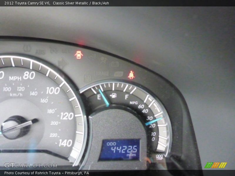Classic Silver Metallic / Black/Ash 2012 Toyota Camry SE V6
