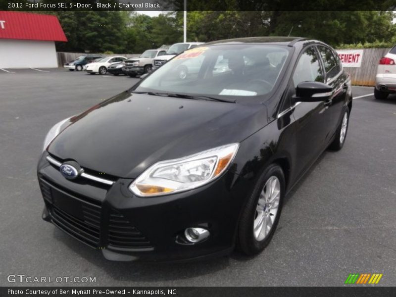 Front 3/4 View of 2012 Focus SEL 5-Door