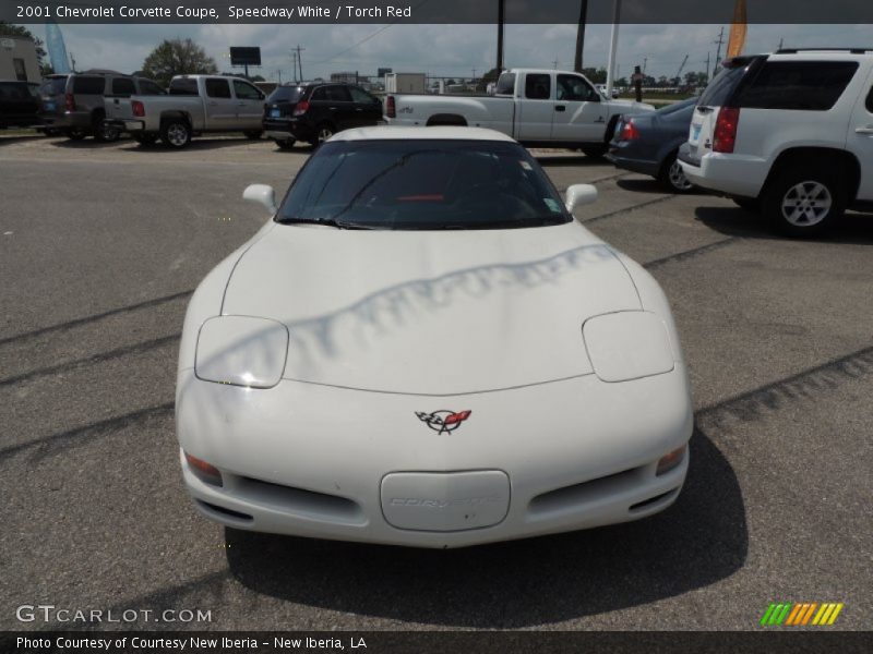 Speedway White / Torch Red 2001 Chevrolet Corvette Coupe