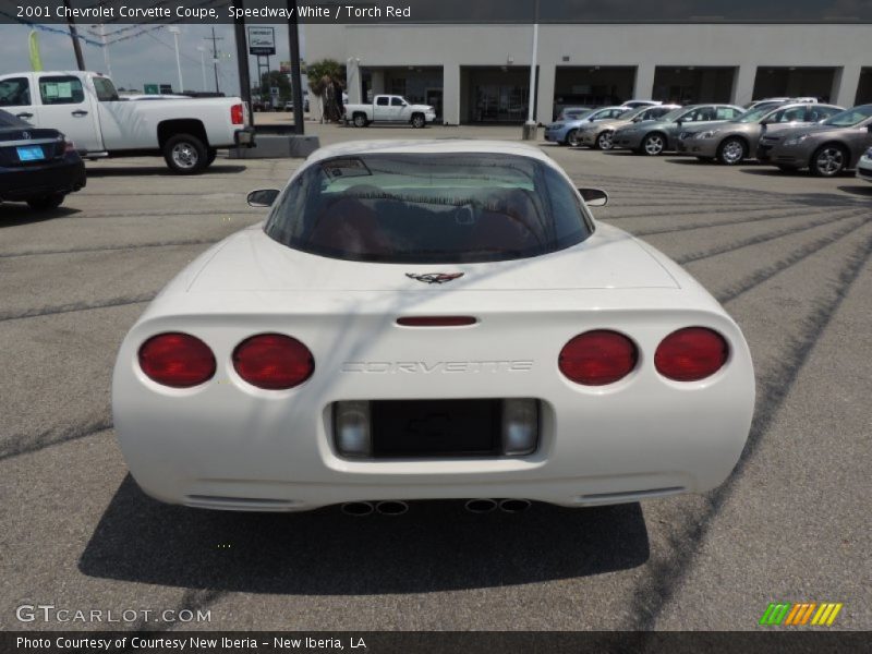 Speedway White / Torch Red 2001 Chevrolet Corvette Coupe