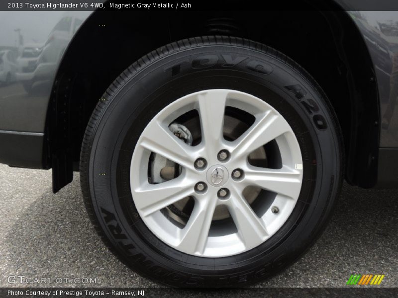 Magnetic Gray Metallic / Ash 2013 Toyota Highlander V6 4WD