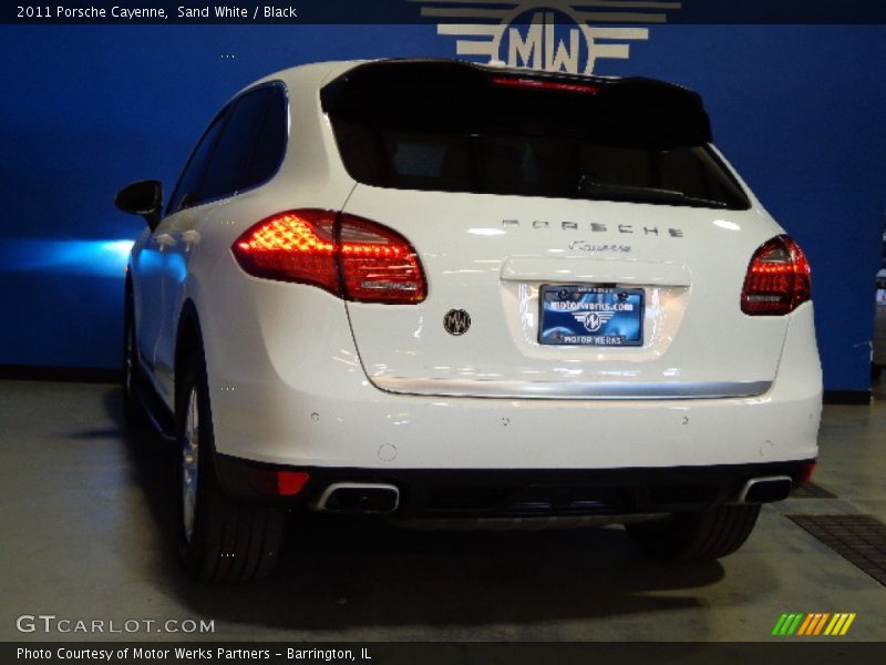 Sand White / Black 2011 Porsche Cayenne