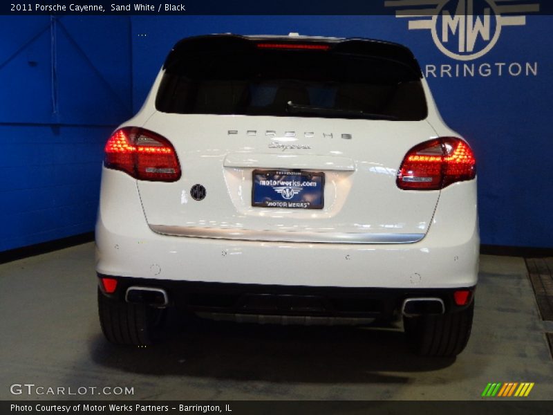 Sand White / Black 2011 Porsche Cayenne