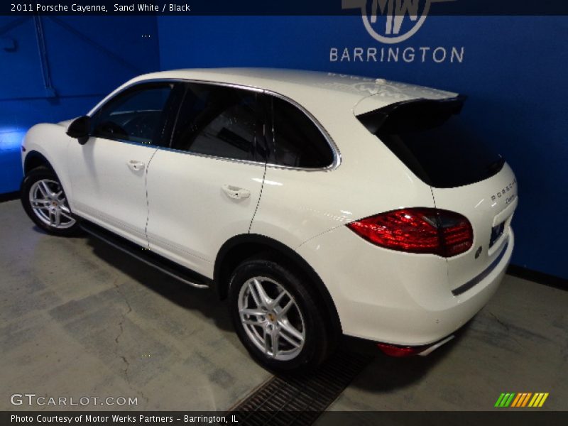 Sand White / Black 2011 Porsche Cayenne