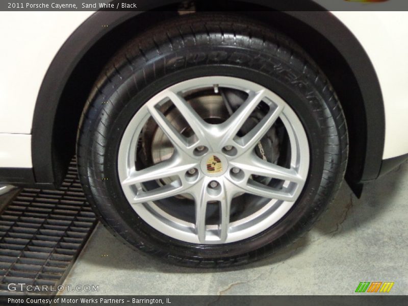 Sand White / Black 2011 Porsche Cayenne
