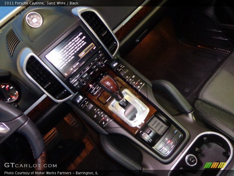 Sand White / Black 2011 Porsche Cayenne