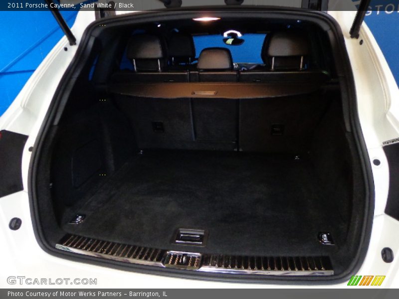 Sand White / Black 2011 Porsche Cayenne