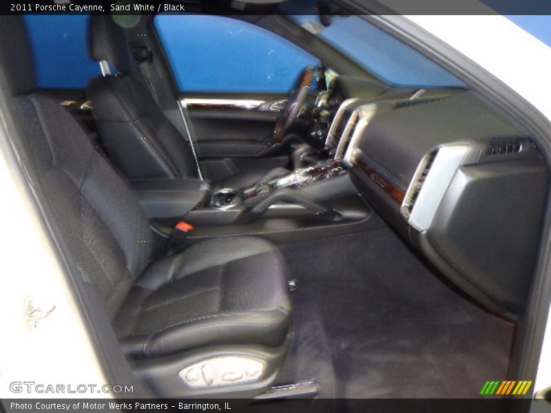 Sand White / Black 2011 Porsche Cayenne
