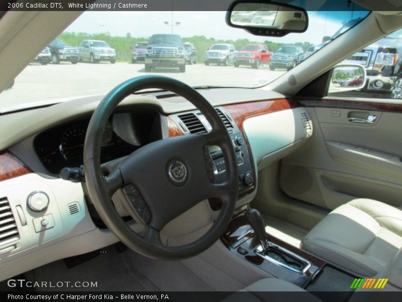 White Lightning / Cashmere 2006 Cadillac DTS