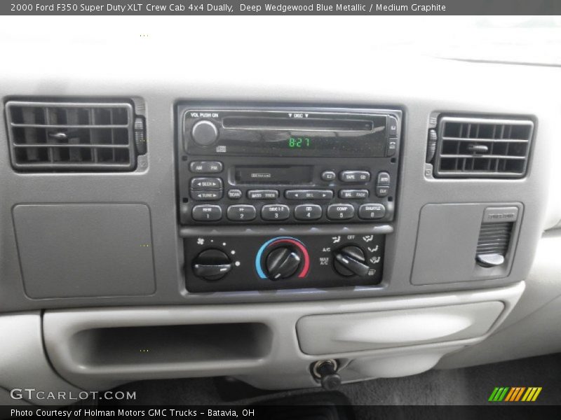 Controls of 2000 F350 Super Duty XLT Crew Cab 4x4 Dually