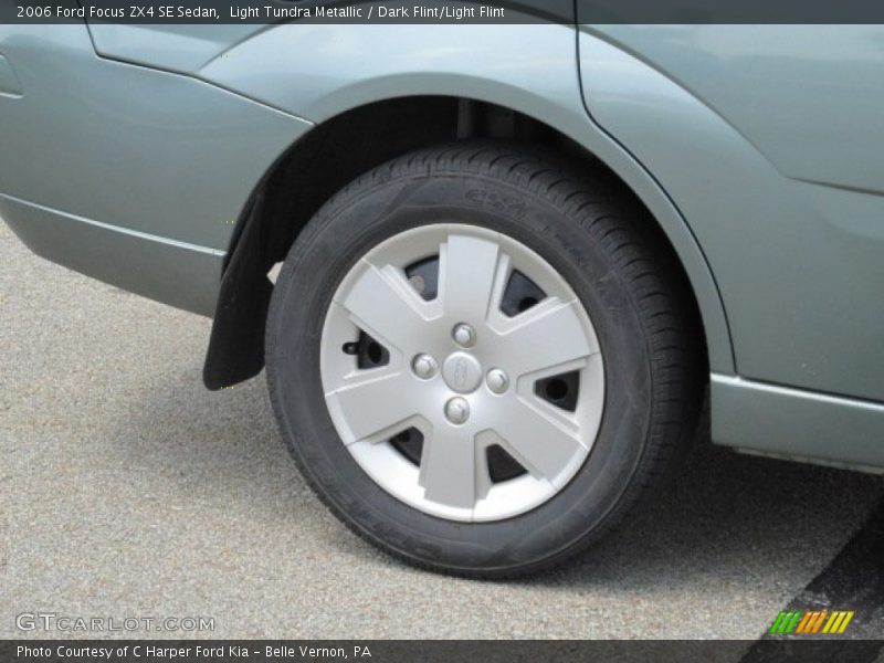 Light Tundra Metallic / Dark Flint/Light Flint 2006 Ford Focus ZX4 SE Sedan