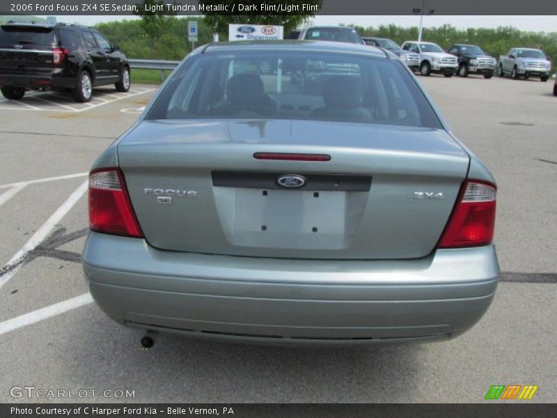 Light Tundra Metallic / Dark Flint/Light Flint 2006 Ford Focus ZX4 SE Sedan
