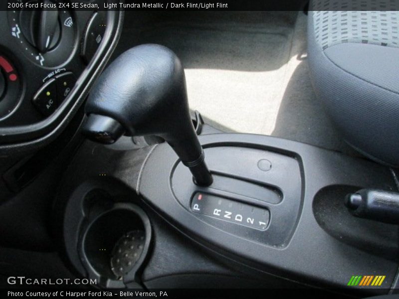 Light Tundra Metallic / Dark Flint/Light Flint 2006 Ford Focus ZX4 SE Sedan