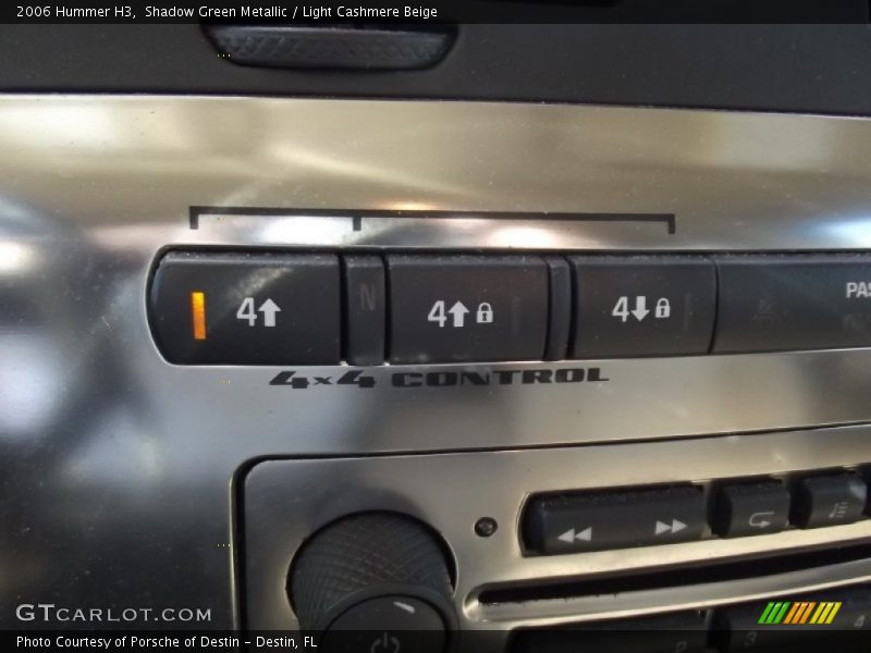 Shadow Green Metallic / Light Cashmere Beige 2006 Hummer H3