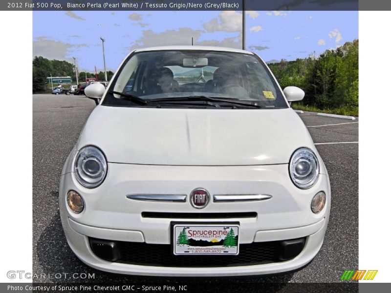 Bianco Perla (Pearl White) / Tessuto Grigio/Nero (Grey/Black) 2012 Fiat 500 Pop