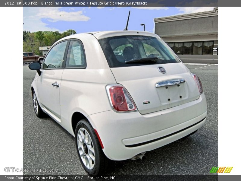 Bianco Perla (Pearl White) / Tessuto Grigio/Nero (Grey/Black) 2012 Fiat 500 Pop