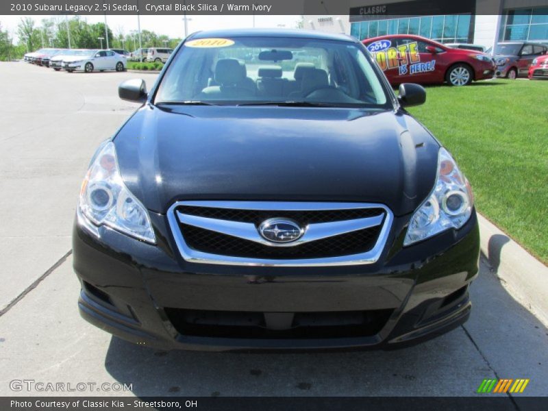 Crystal Black Silica / Warm Ivory 2010 Subaru Legacy 2.5i Sedan