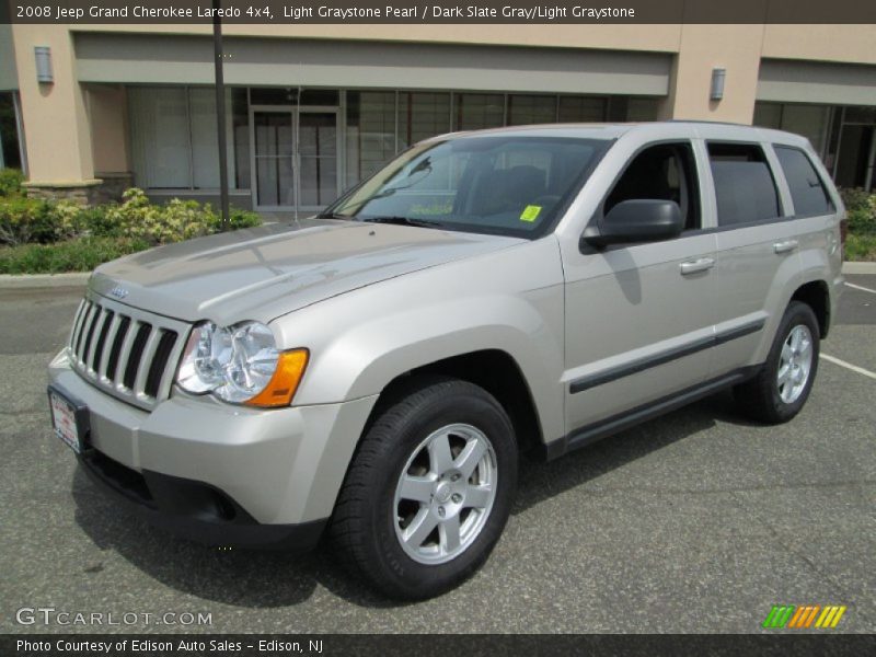 Front 3/4 View of 2008 Grand Cherokee Laredo 4x4