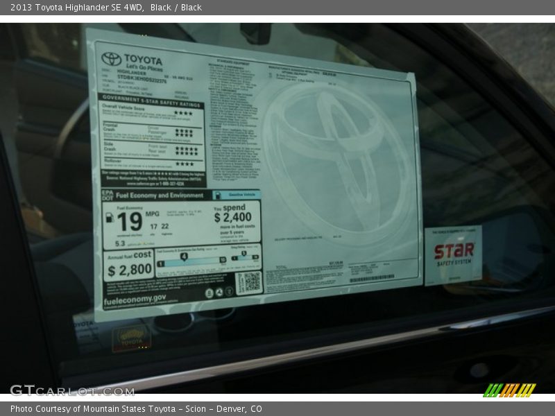 Black / Black 2013 Toyota Highlander SE 4WD