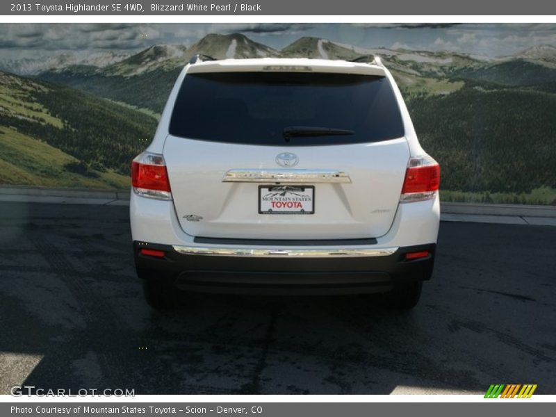 Blizzard White Pearl / Black 2013 Toyota Highlander SE 4WD