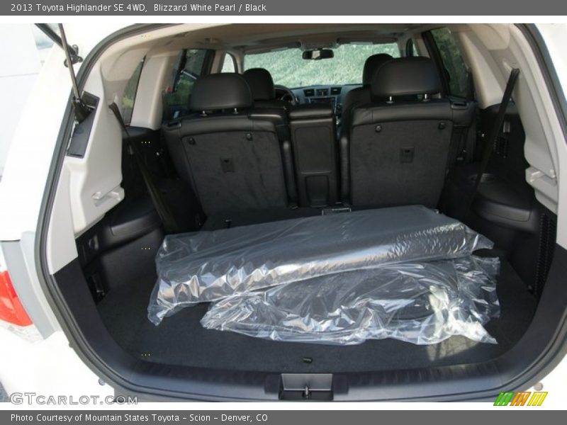 Blizzard White Pearl / Black 2013 Toyota Highlander SE 4WD