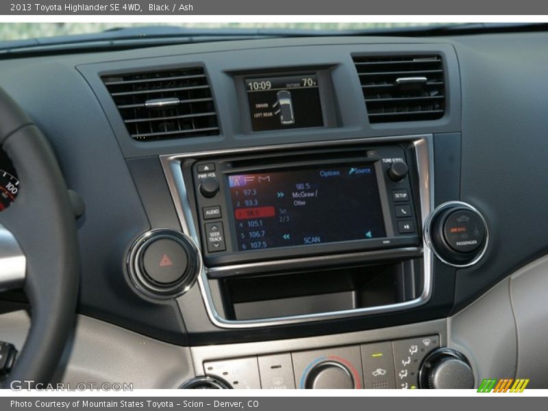 Black / Ash 2013 Toyota Highlander SE 4WD