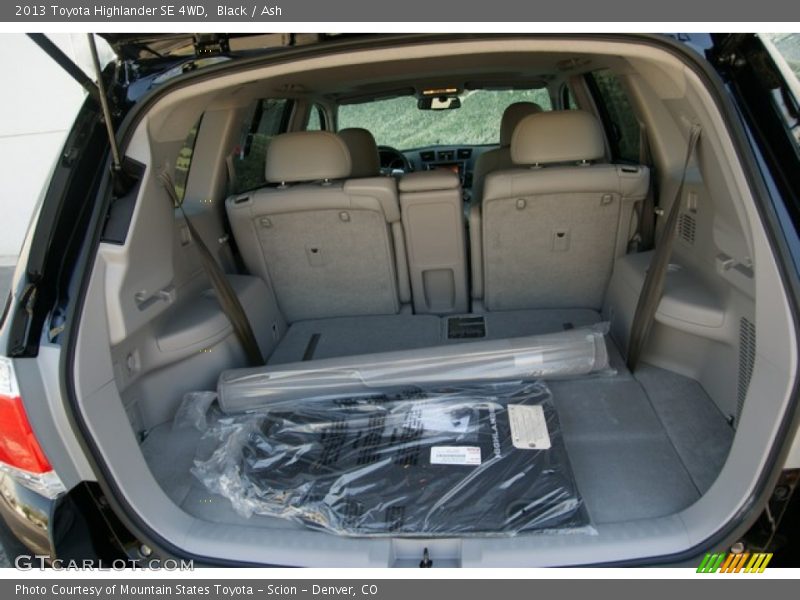 Black / Ash 2013 Toyota Highlander SE 4WD